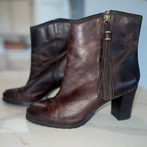 LAUREN RALPH LAUREN brown weathered Carah tassel zippered boots size 10